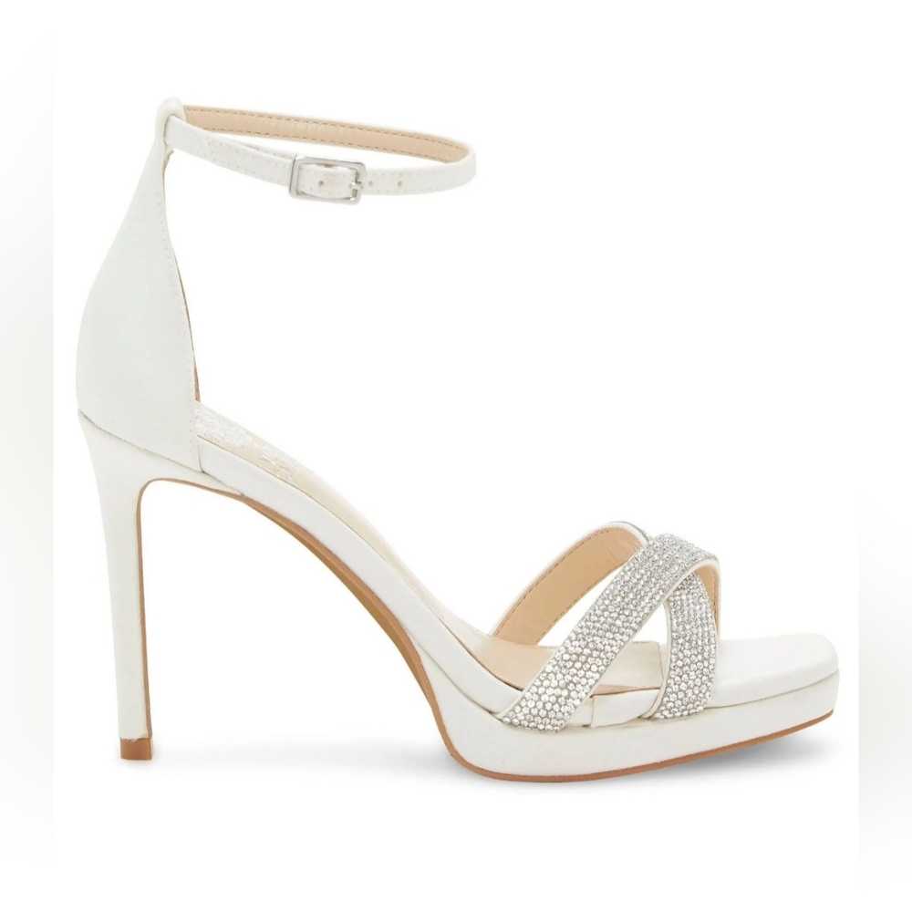 New Vince Camuto  Women's Kalvira 2 Heeled Satin Sandal size 8.5